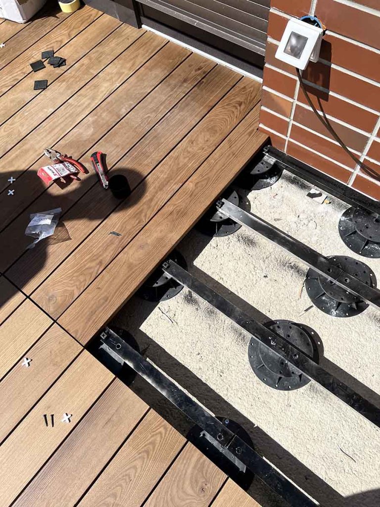 Termo Jasen drvo decking - privatni objekt Stubica montaza 2