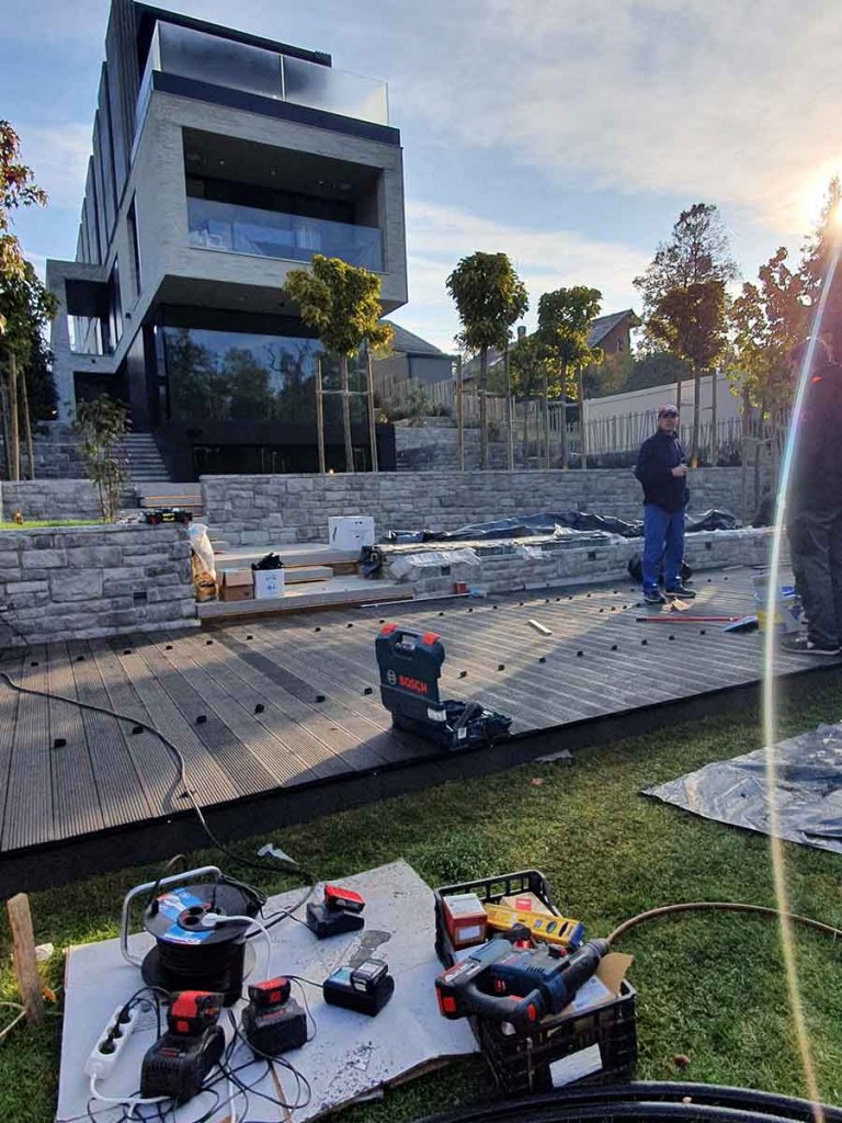 WPC Decking Anthracite Standard - zemljana podloga