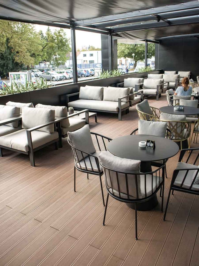 WPC Decking Select Wenge - terasa Hotel Turist Varazdin 3