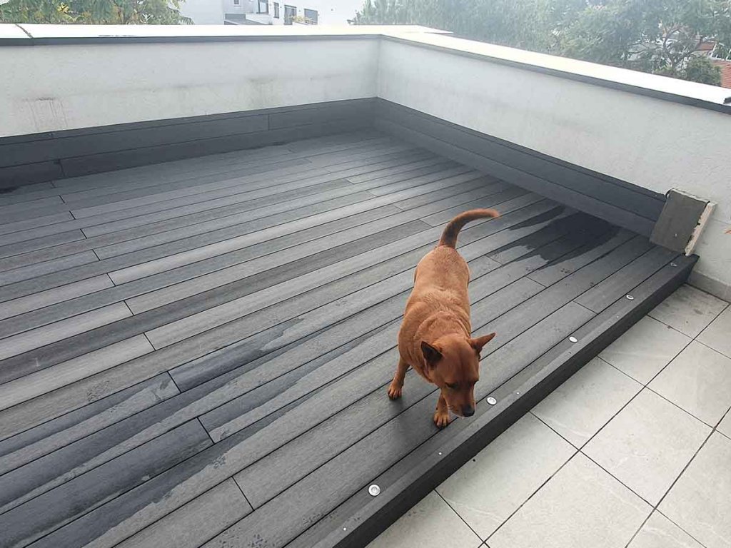 WPC Decking Solid Antrhacite sa ugradenom rasvjetom - terasa stambeni objekt Zagreb